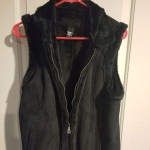 Black Sleeveless Vest